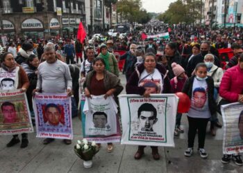 Acusan que la CNDH busca deslindar al Ejército en el caso Ayotzinapa