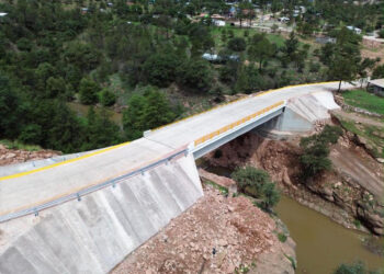 Concluye SCOP construcción del puente sobre el arroyo Cuiteco, en Bahuichivo