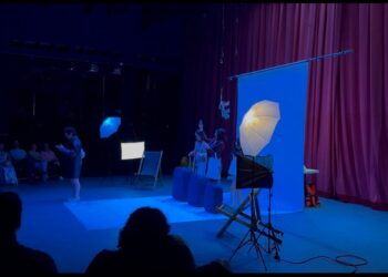 Viven la experiencia del teatro desde el escenario con obra “Plagio de Palabras”