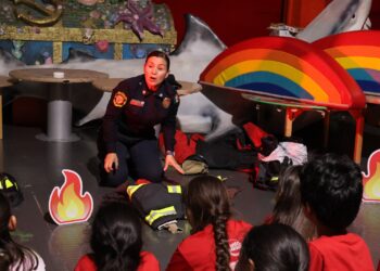 Aprenden niñas y niños a prevenir incendios de forma interactiva con dinámicas de Bomberos