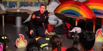 Aprenden niñas y niños a prevenir incendios de forma interactiva con dinámicas de Bomberos