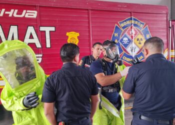 Cuentan Bomberos de Chihuahua con preparación para atender incidentes con materiales peligrosos