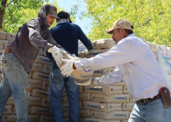 Entrega Coesvi material para mejoramiento de viviendas a 64 familias de Santa Isabel