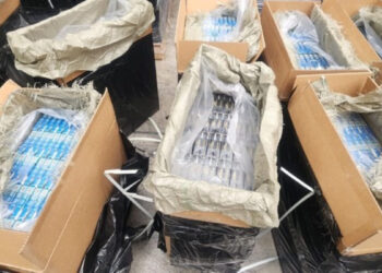 Aseguran casi 3.9 millones de cigarrillos apócrifos en aduanas del AICM y Lázaro Cárdenas